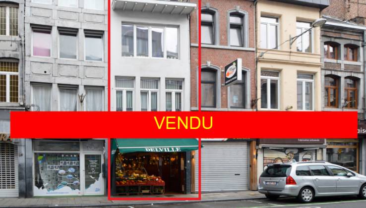 VENDU - Maison de commerce avec arrière boutique, aux étages séjour, cuisine, salle de bains chambres cour intérieure