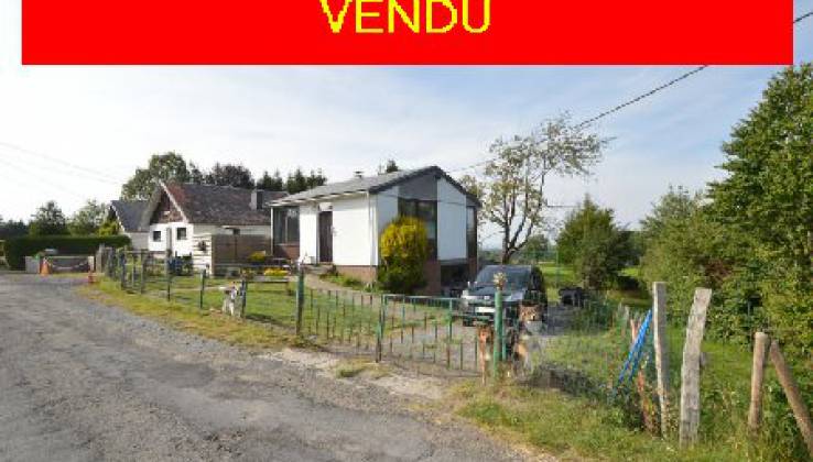 VIAGER libre avec bail de 2013: bungalow avec garage, 2 chambres dans cadre verdoyant